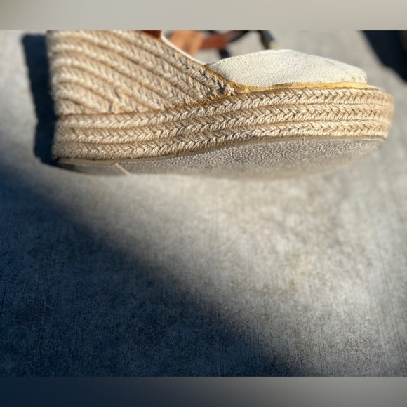 🤑💰🤑 3/$10.00 budle item 🤑💰🤑 
Women’s Venus platform heels - Picture 6 of 7